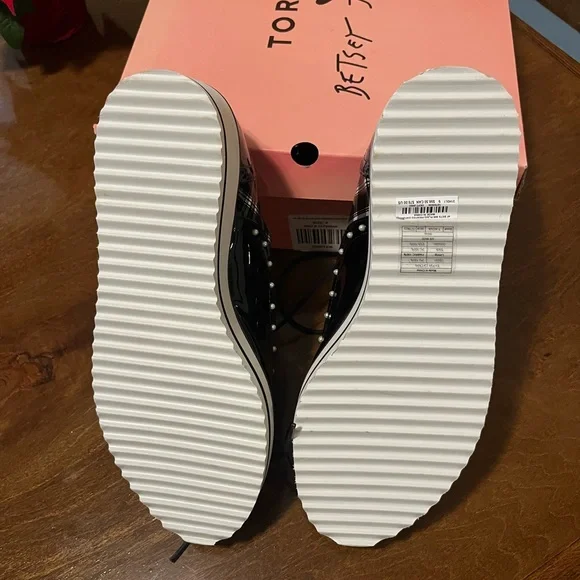 Betsey Johnson Black and Red Plaid Flats - Picture 3 of 5